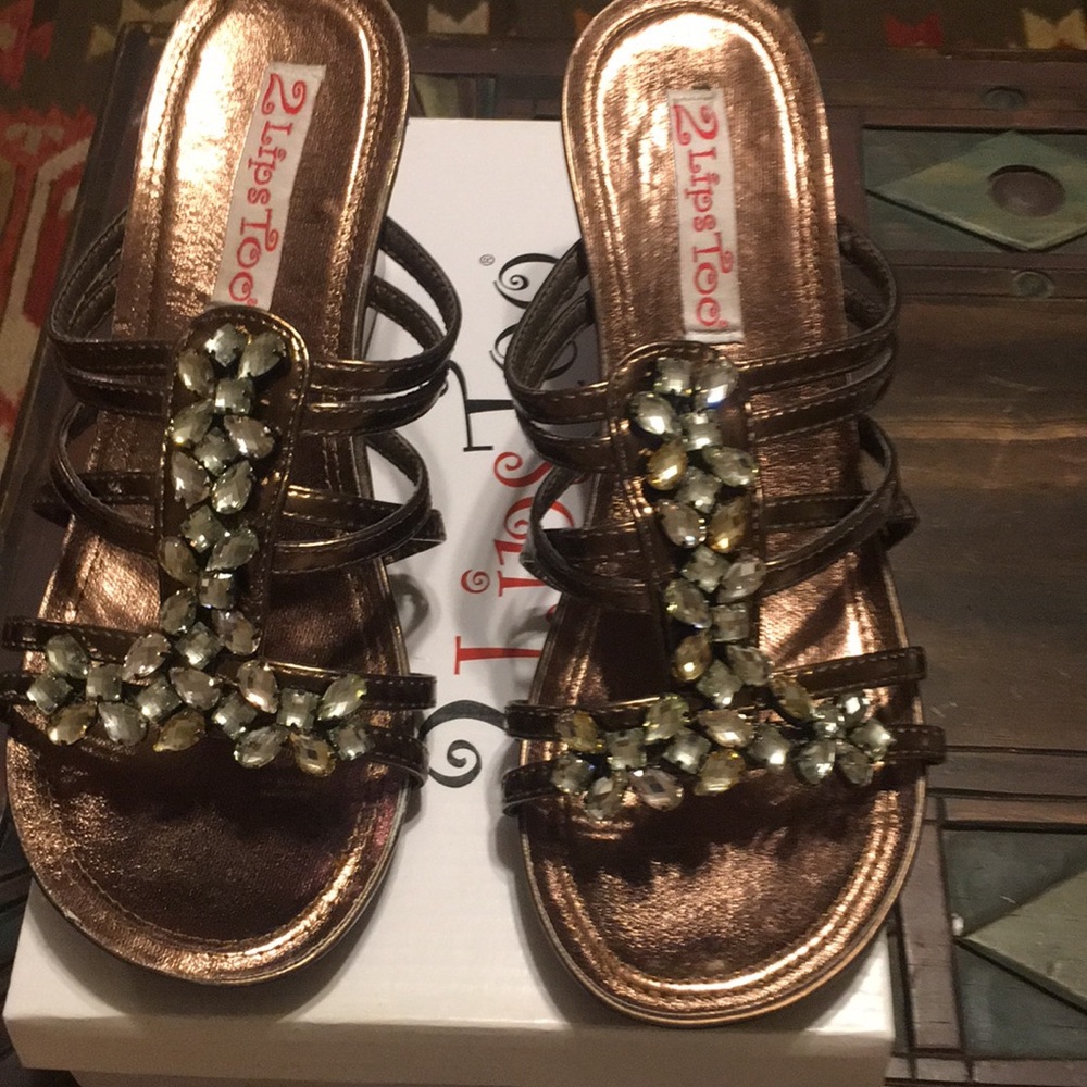 Too Lips Too bronze (9)